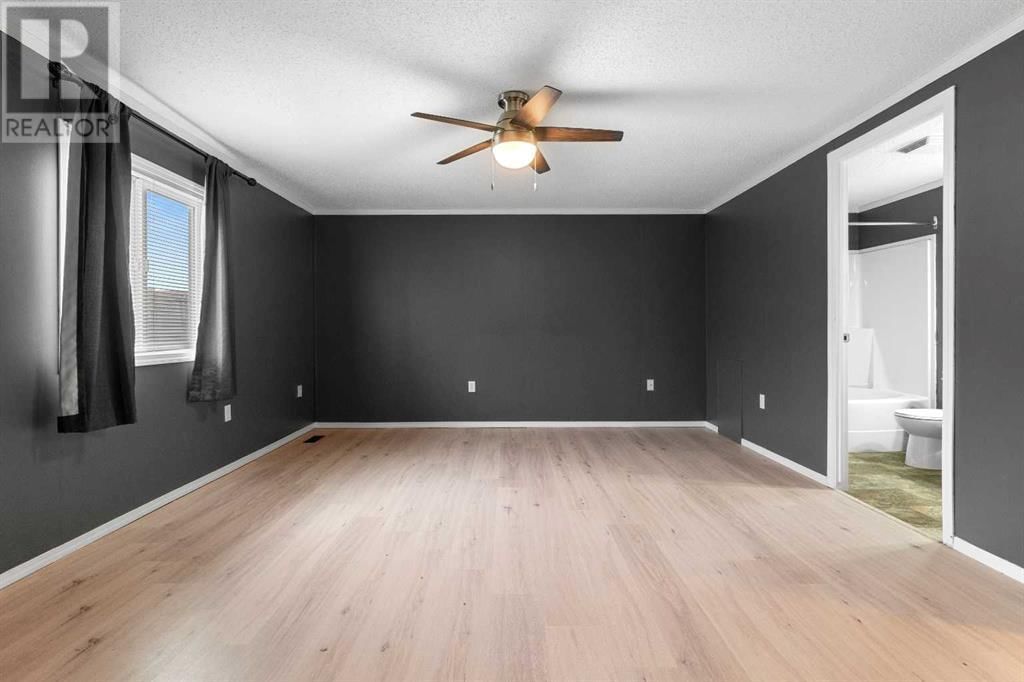 8906 91 STREET Image 12