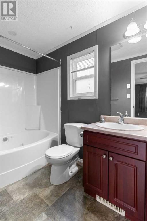 8906 91 STREET Image 15