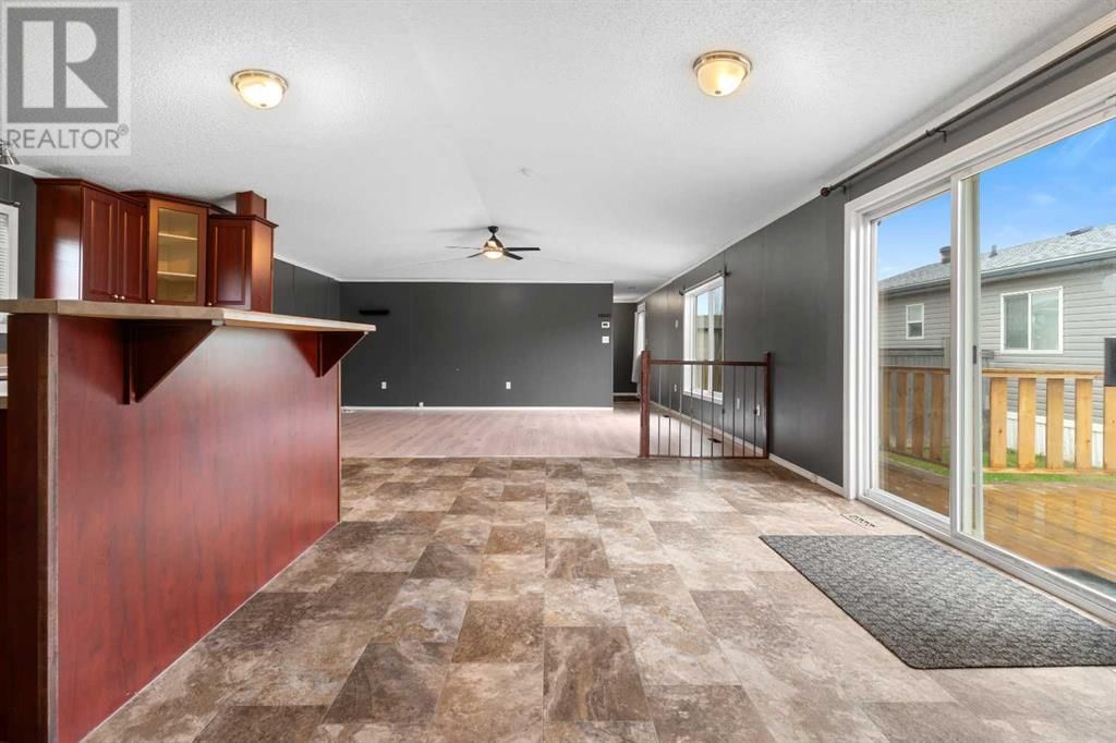 8906 91 STREET Image 17