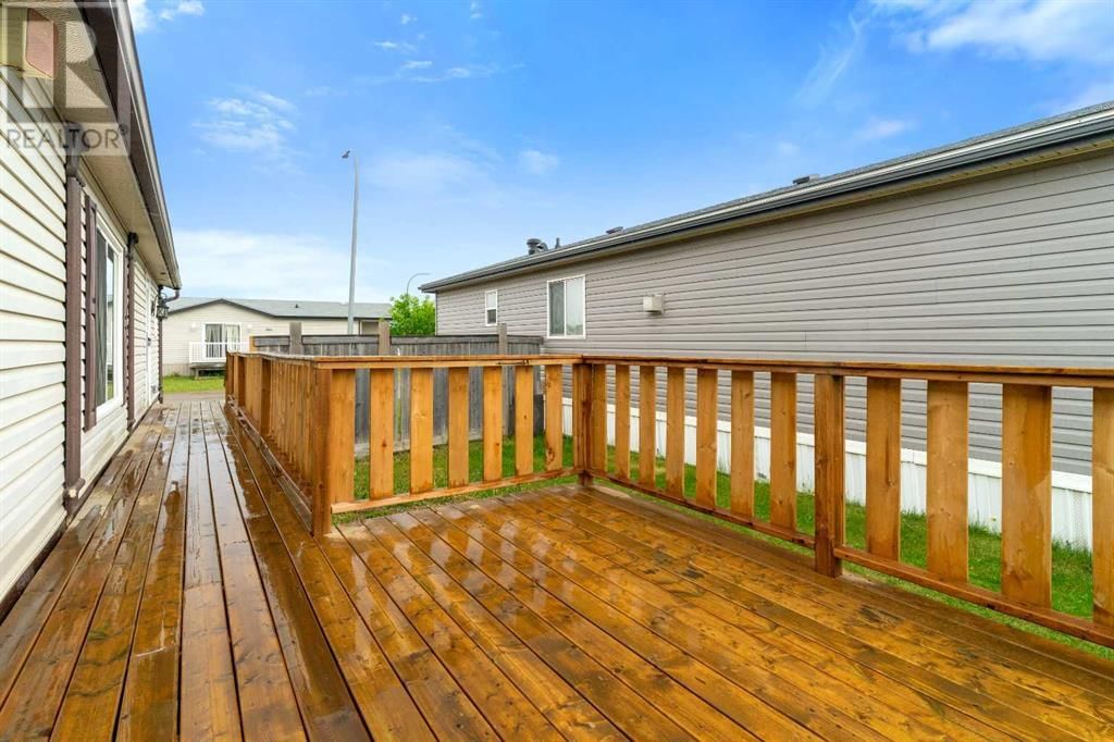 8906 91 STREET Image 24