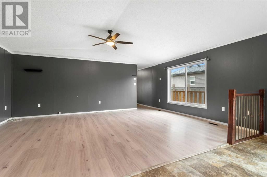 8906 91 STREET Image 5