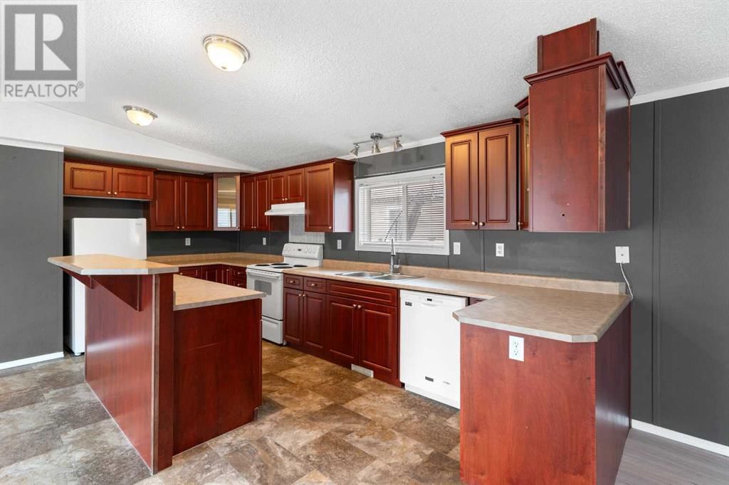 8906 91 STREET Image 7