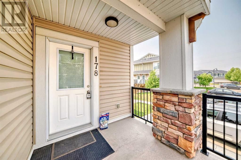 300 MARINA DRIVE Image 3