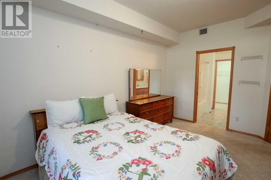 5300 48 STREET Image 23
