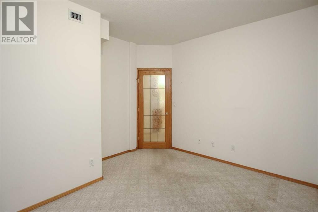 5300 48 STREET Image 30