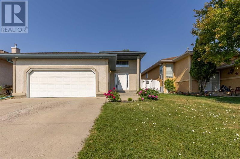 72 Mt Rundle Boulevard West Lethbridge, Alberta
