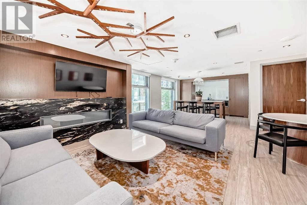 138 WATERFRONT COURT SOUTHWEST Image 18