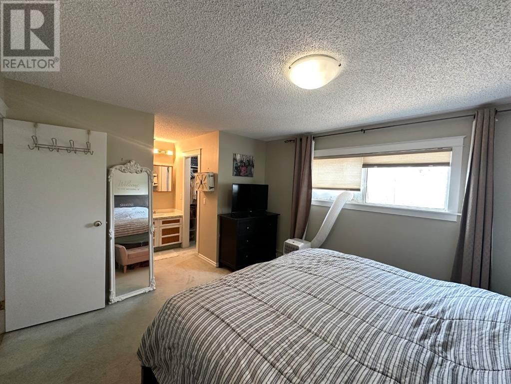 4544 STEWART CRESCENT Image 12