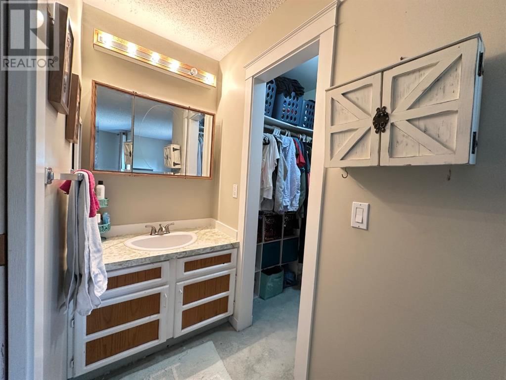 4544 STEWART CRESCENT Image 14