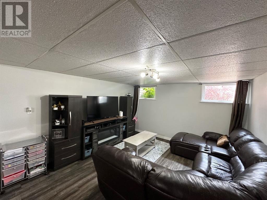 4544 STEWART CRESCENT Image 20