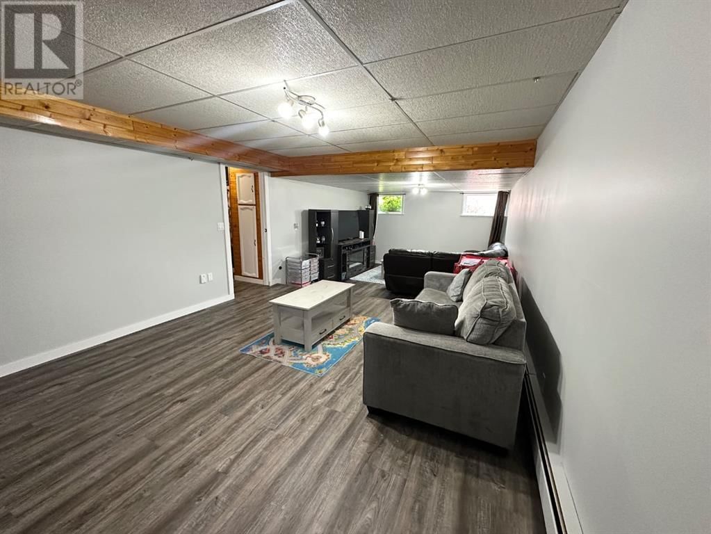 4544 STEWART CRESCENT Image 22