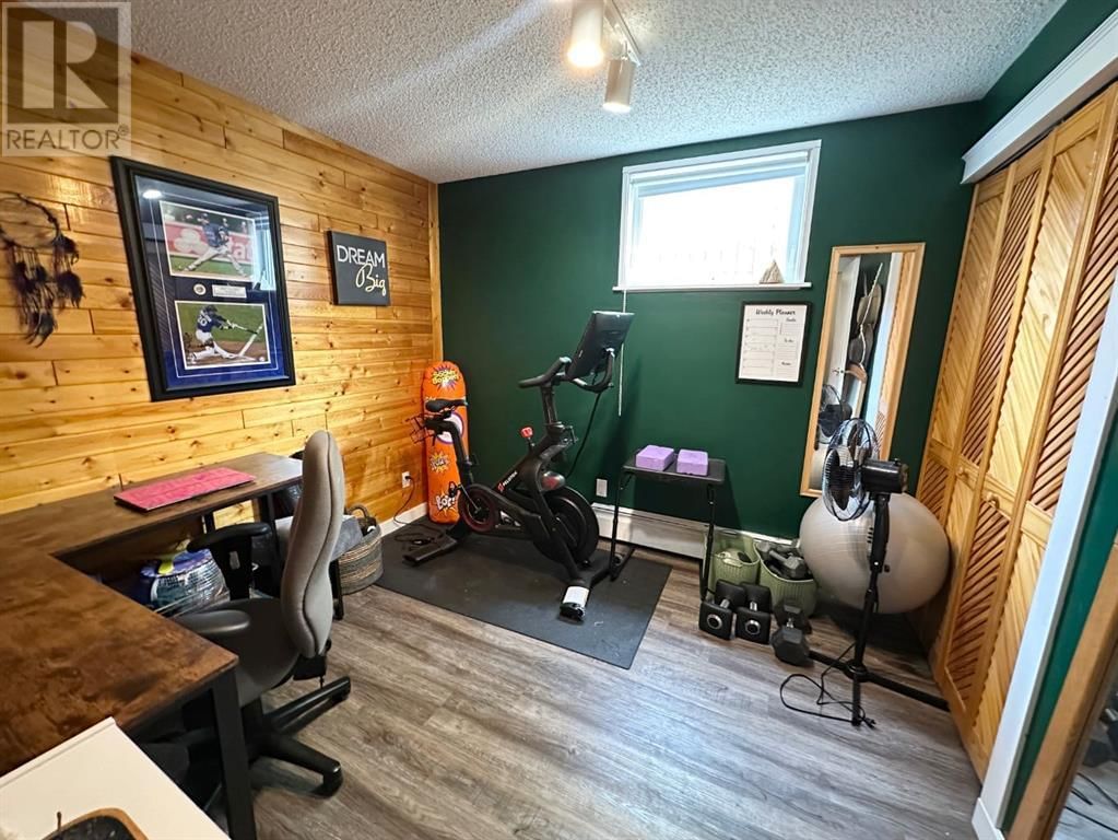 4544 STEWART CRESCENT Image 24