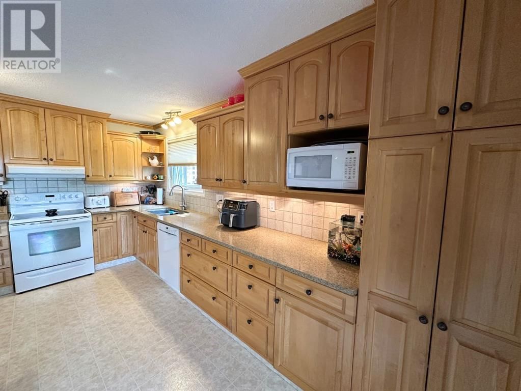 4544 STEWART CRESCENT Image 7