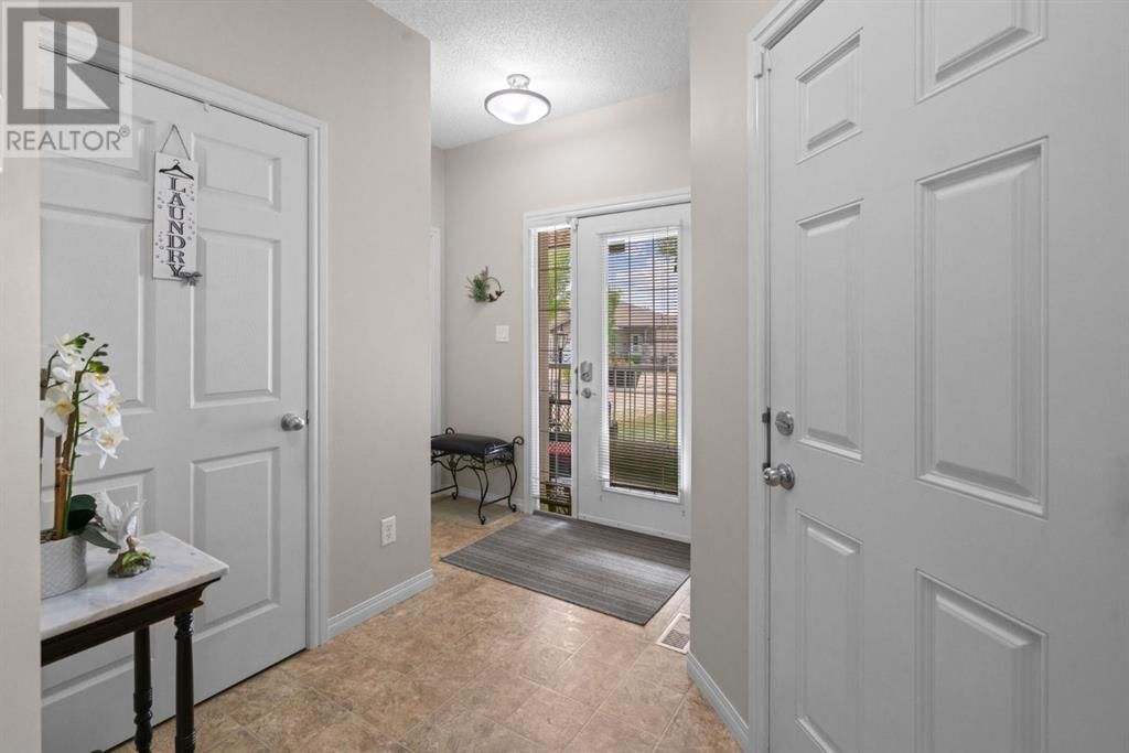 5021 34 AVENUE Image 3