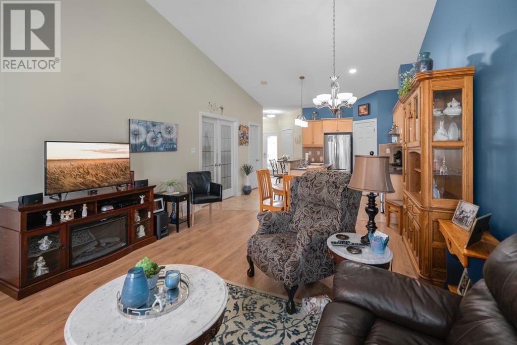 5021 34 AVENUE Image 4