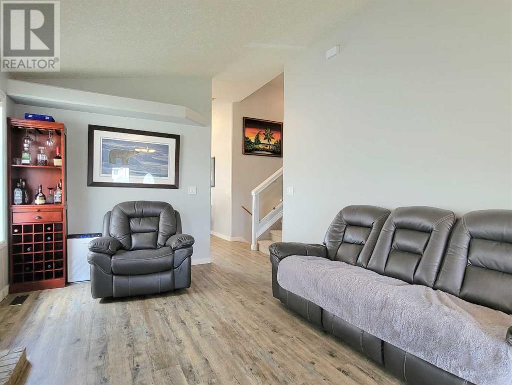 10625 72 AVENUE Image 4