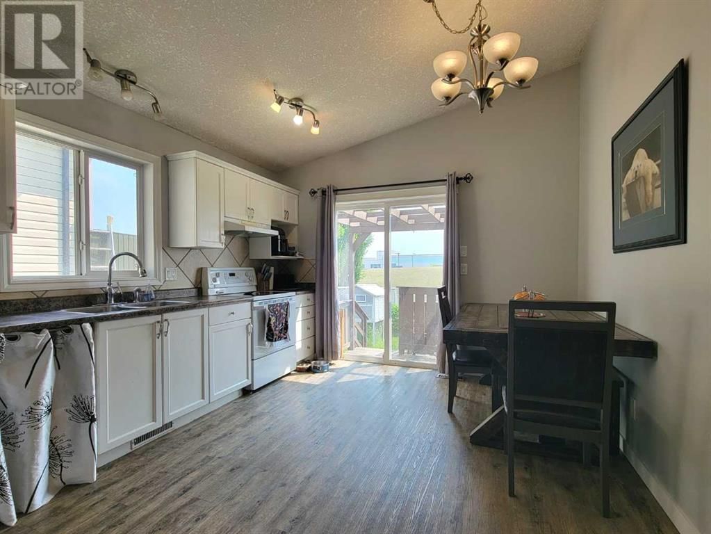 10625 72 AVENUE Image 8