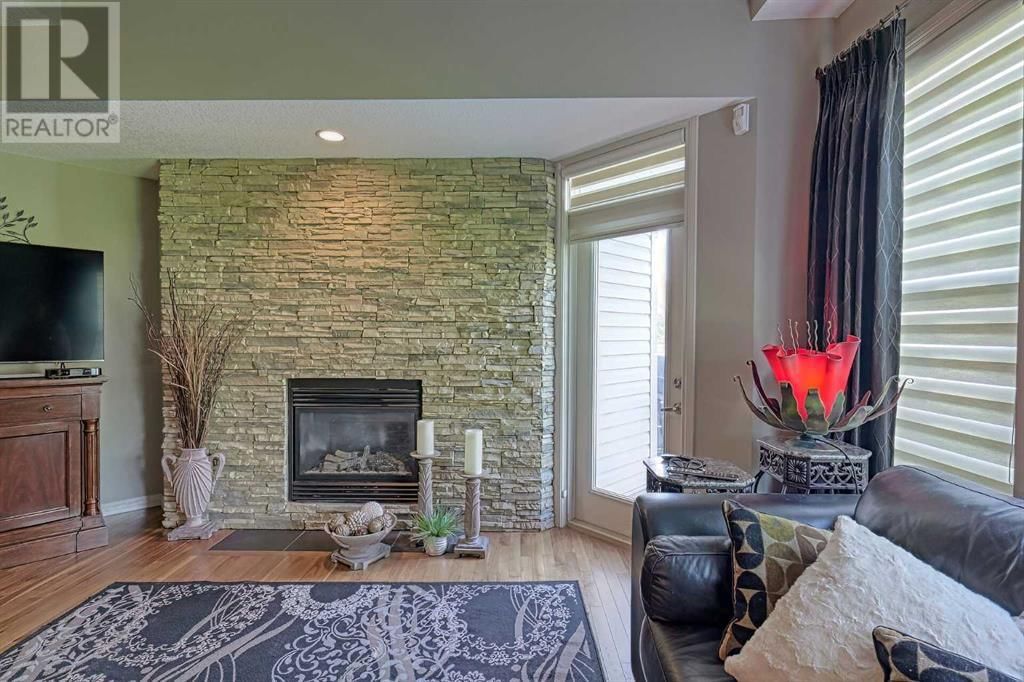 223 SUNSET SQUARE Image 10