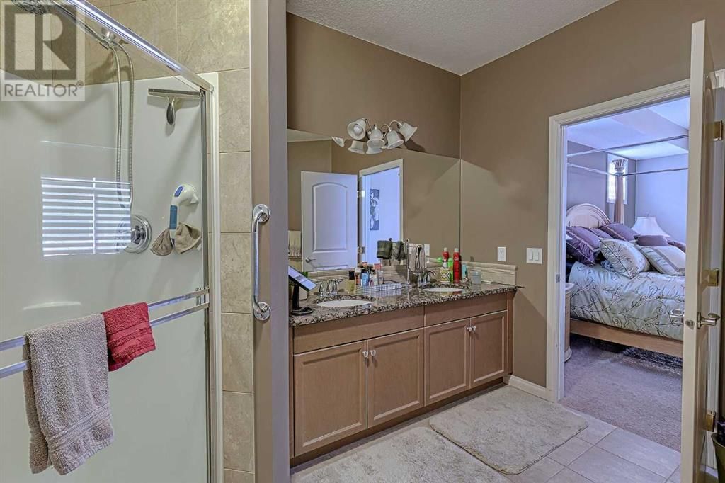 223 SUNSET SQUARE Image 14