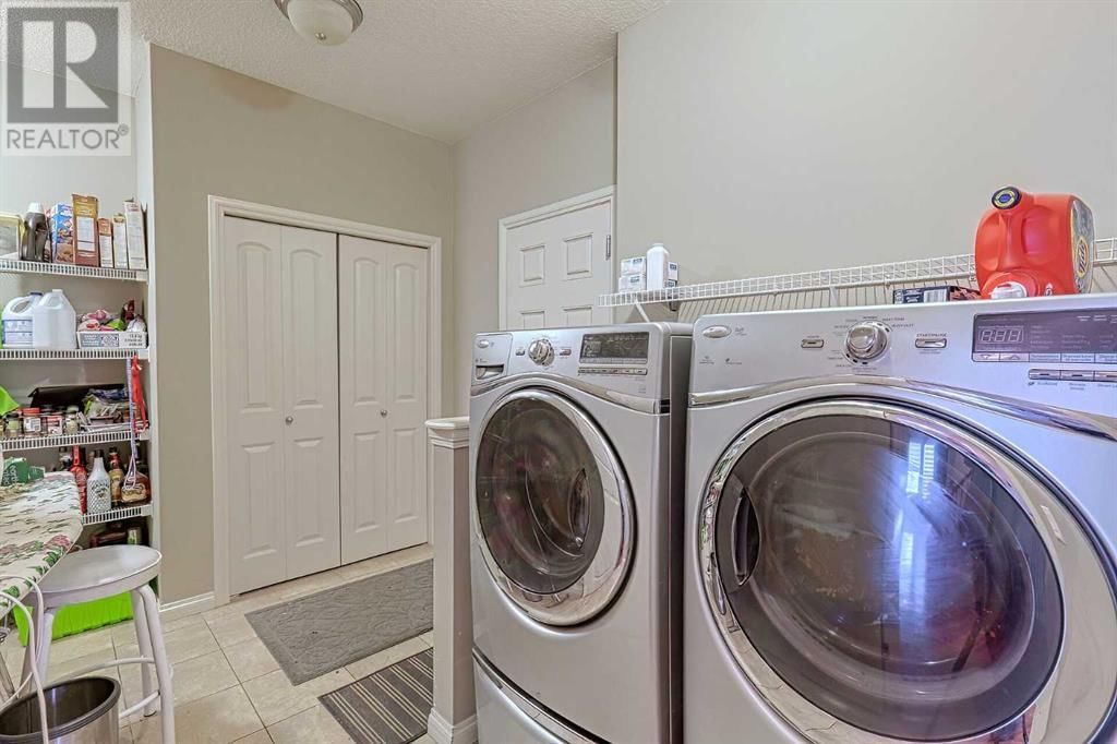 223 SUNSET SQUARE Image 15
