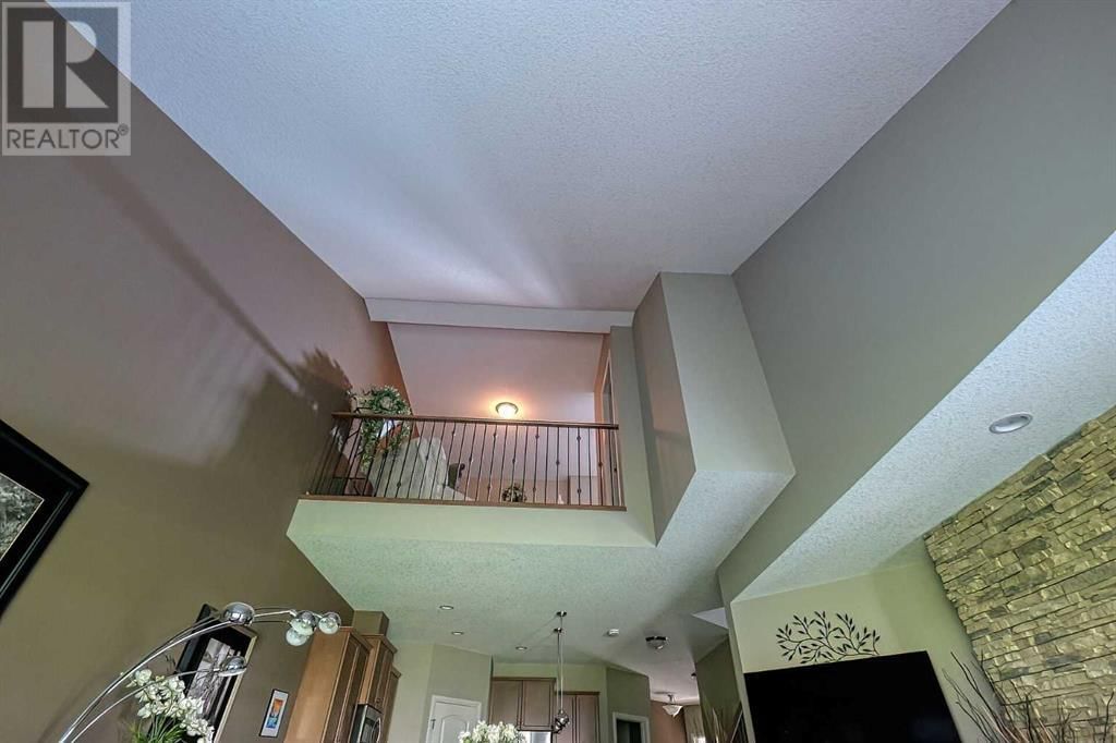 223 SUNSET SQUARE Image 16