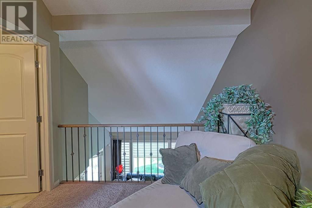 223 SUNSET SQUARE Image 20
