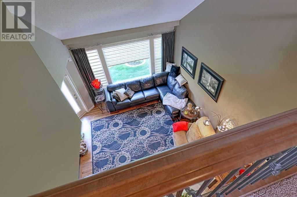 223 SUNSET SQUARE Image 21