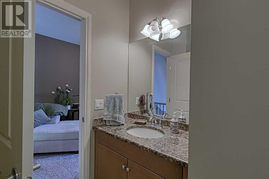 223 SUNSET SQUARE Image 26