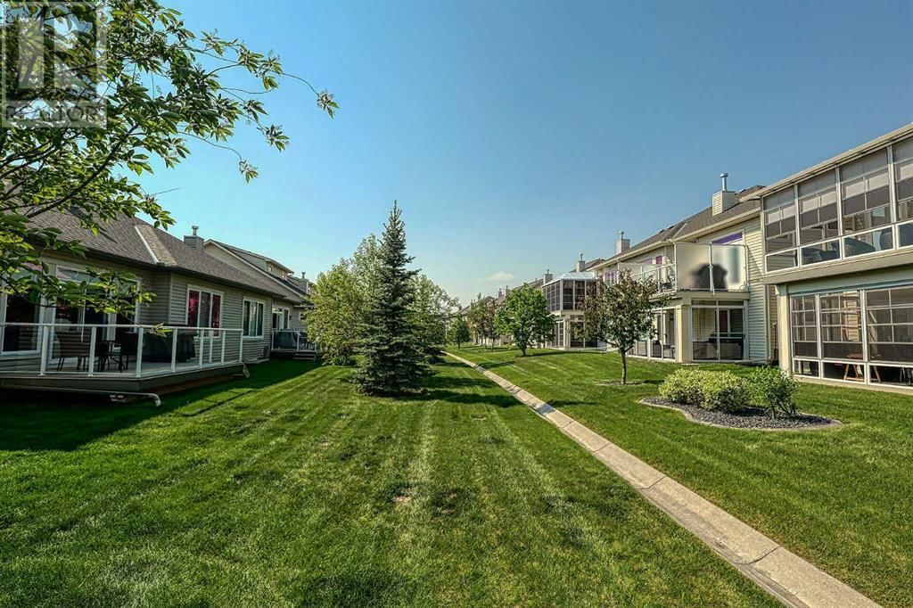 223 SUNSET SQUARE Image 32