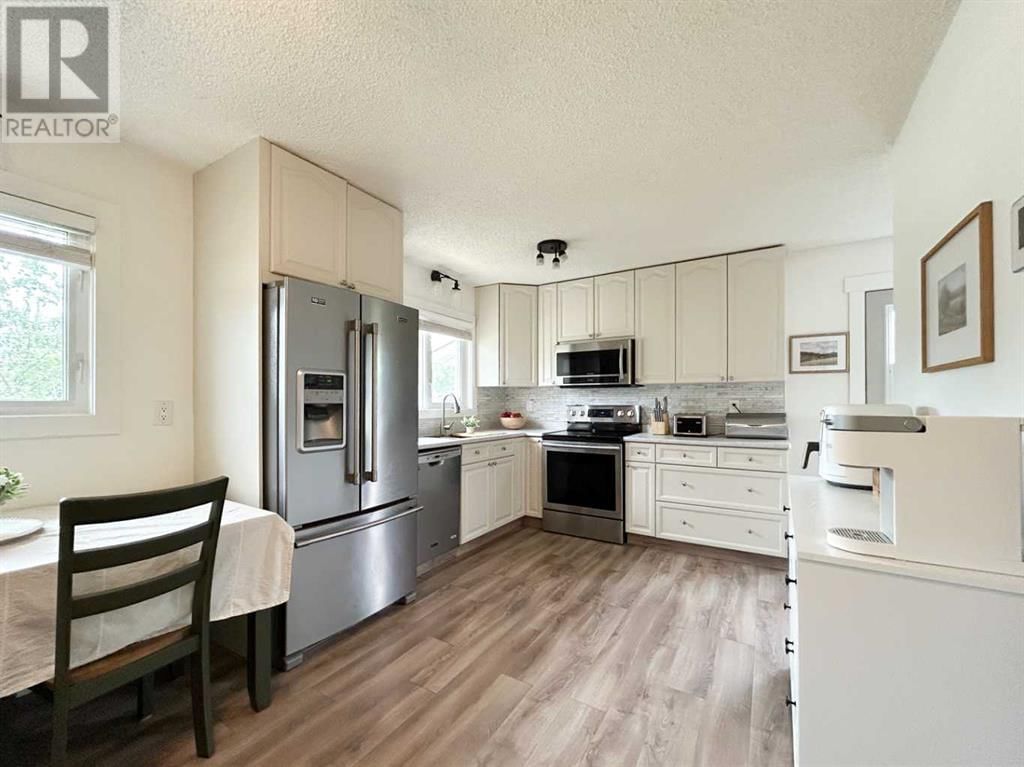 613 BEACON HILL DRIVE Image 1