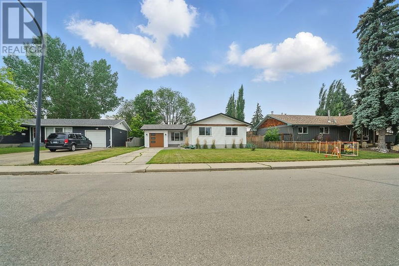 3 Scott Street Red Deer, Alberta