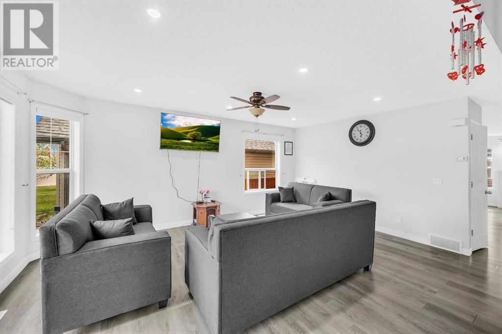 14 TARINGTON PLACE NORTHEAST Image 5