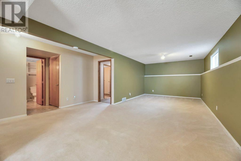 233 HARVEST GLEN PLACE NORTHEAST Image 18