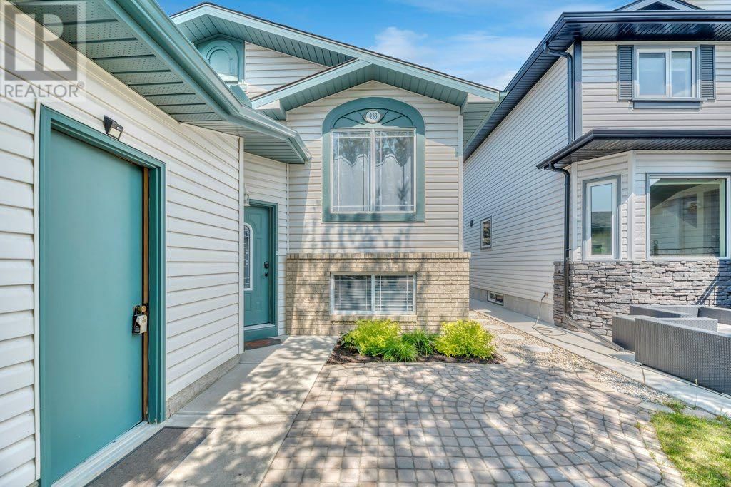 233 HARVEST GLEN PLACE NORTHEAST Image 3