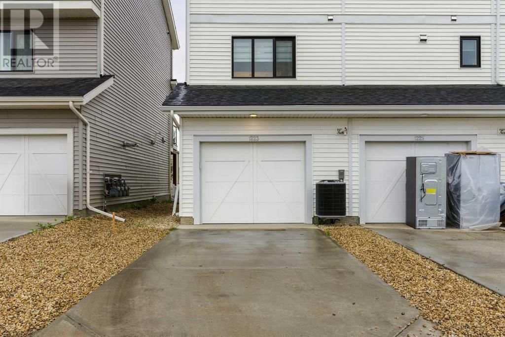 1223 MCLEOD AVENUE Image 25