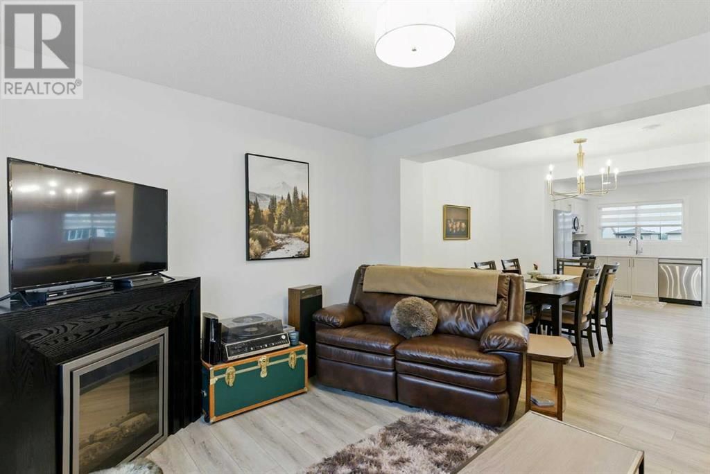 1223 MCLEOD AVENUE Image 6