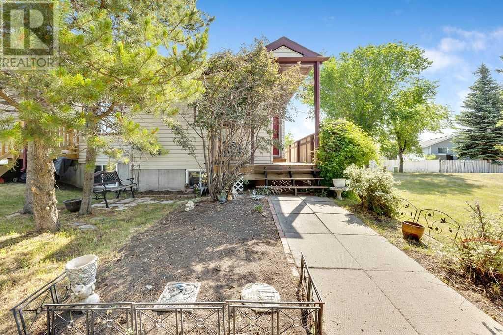 42 GREEN MEADOW CRESCENT Image 1