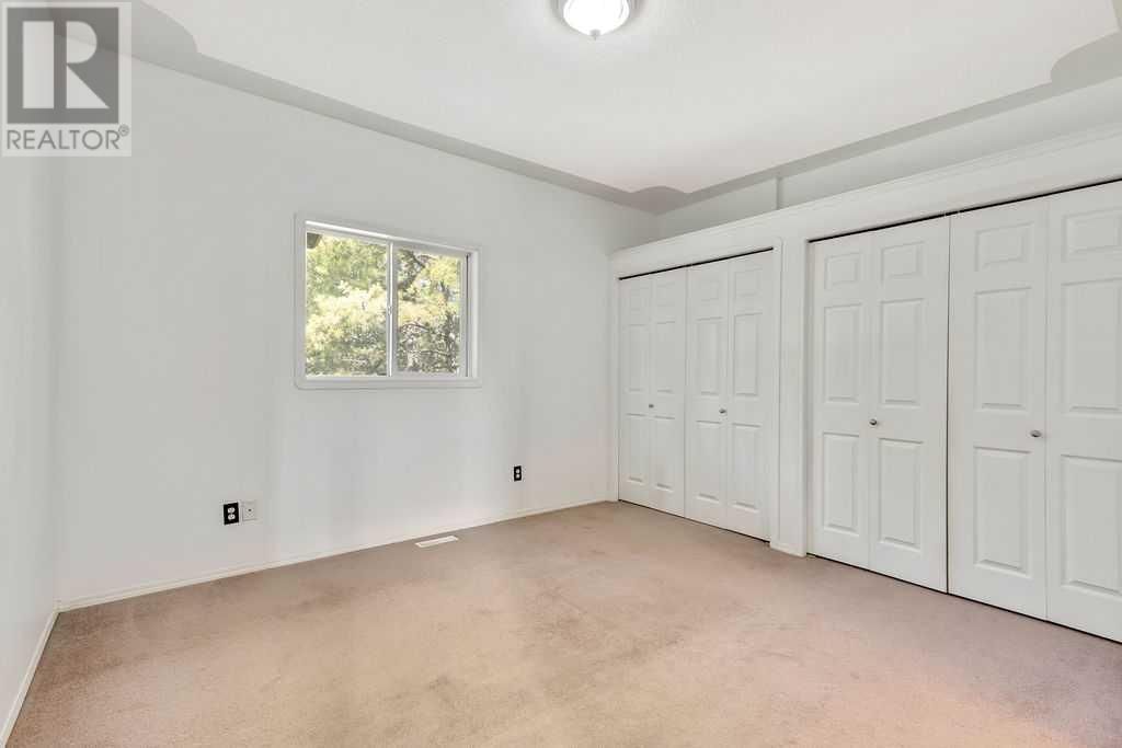 42 GREEN MEADOW CRESCENT Image 2