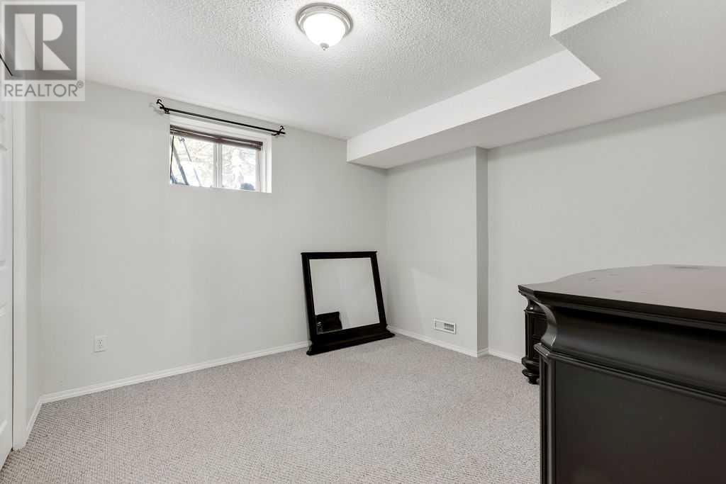 42 GREEN MEADOW CRESCENT Image 24