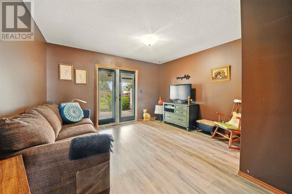 38 DALE CLOSE Image 16