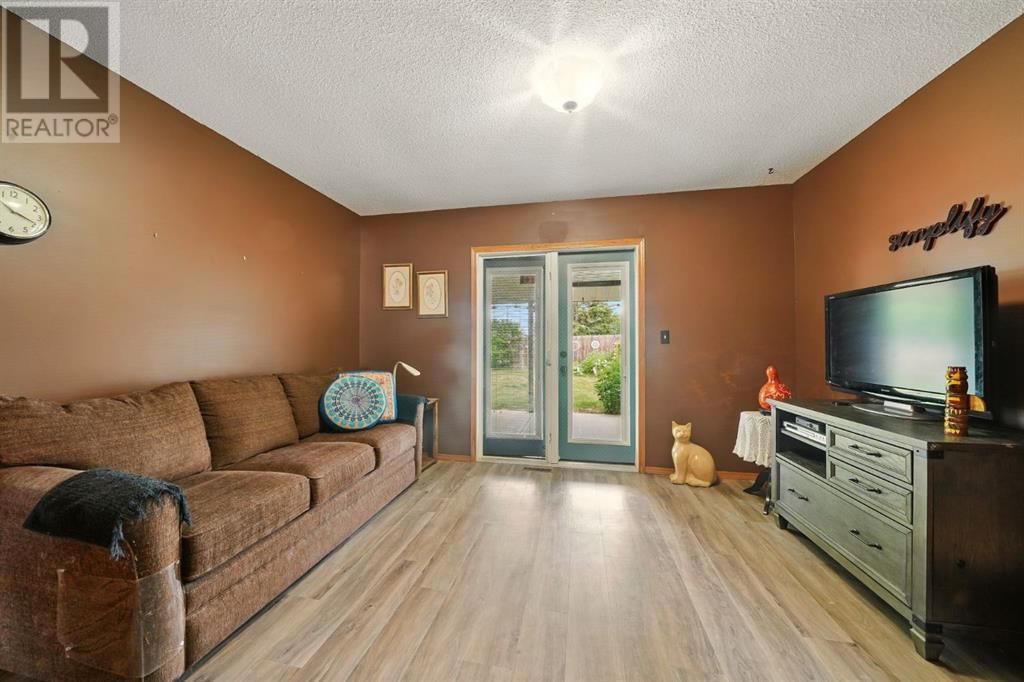 38 DALE CLOSE Image 17