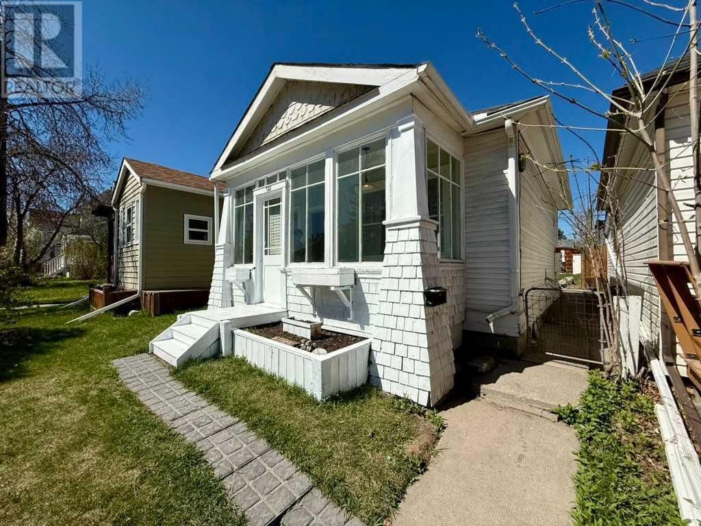 722 20 AVENUE NORTHWEST Image 16