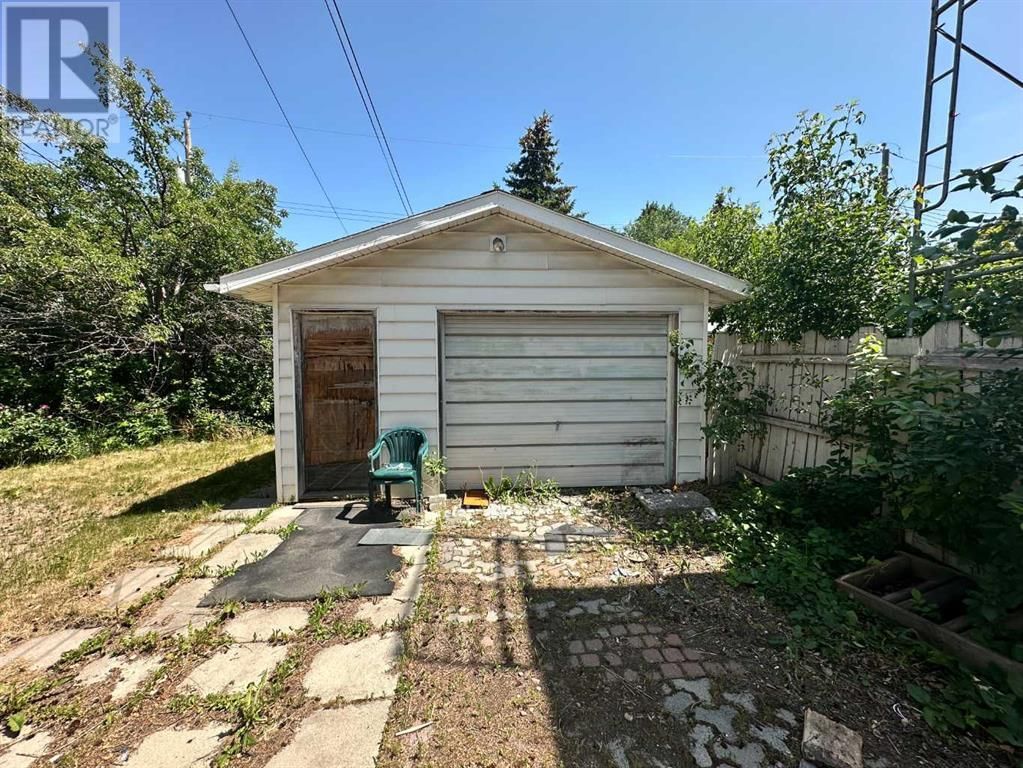 1110 6 STREET NORTHEAST Image 3