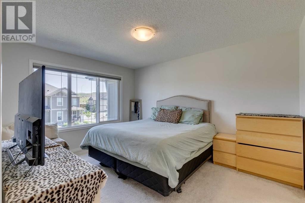 305 HEARTLAND CRESCENT Image 18