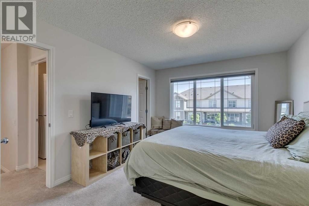 305 HEARTLAND CRESCENT Image 19