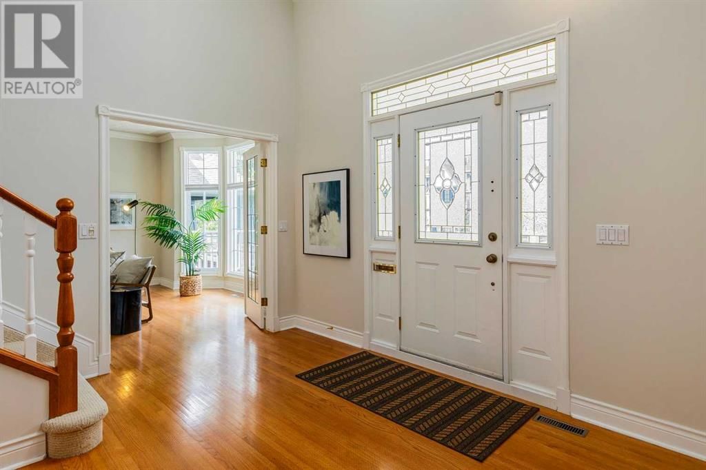 1131 LANSDOWNE AVENUE SOUTHWEST Image 3