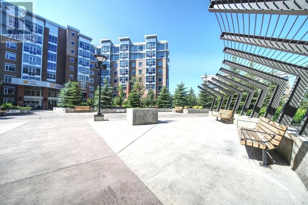 24 VARSITY ESTATES CIRCLE NORTHWEST Image 18