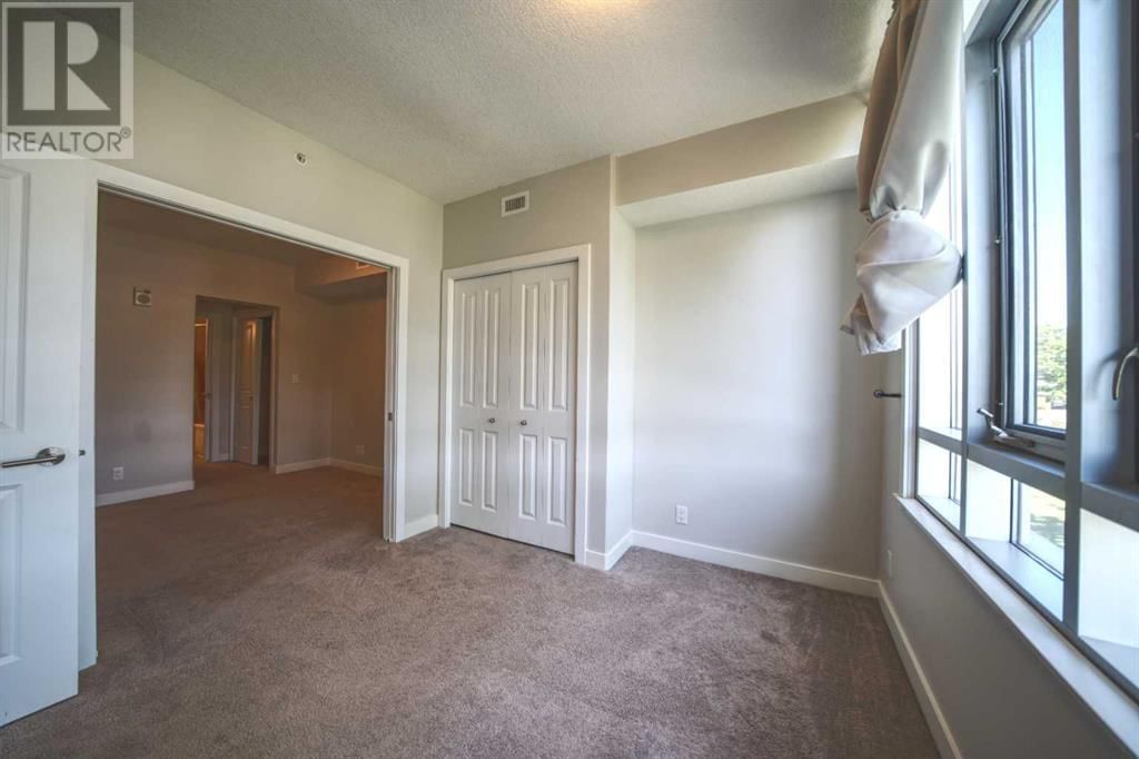 24 VARSITY ESTATES CIRCLE NORTHWEST Image 4
