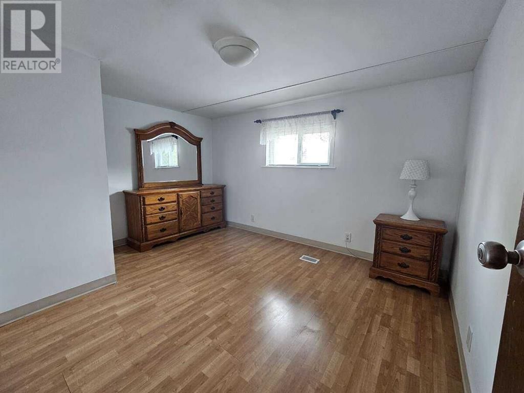 3223 83 STREET NORTHWEST Image 34