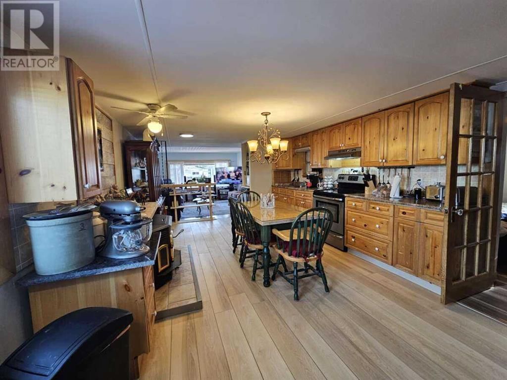3223 83 STREET NORTHWEST Image 5